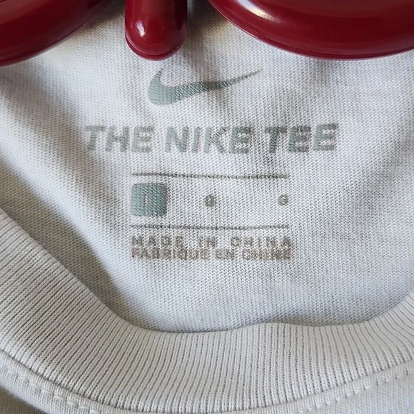 Nike Air graphic tshirt with desert tree logo - Picture 6 of 6